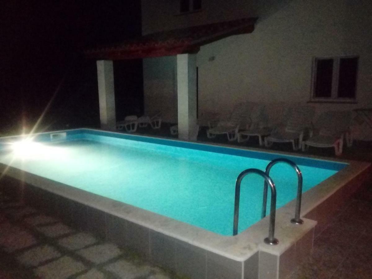 Pool House - Medulin Riviera Apartment Bagian luar foto