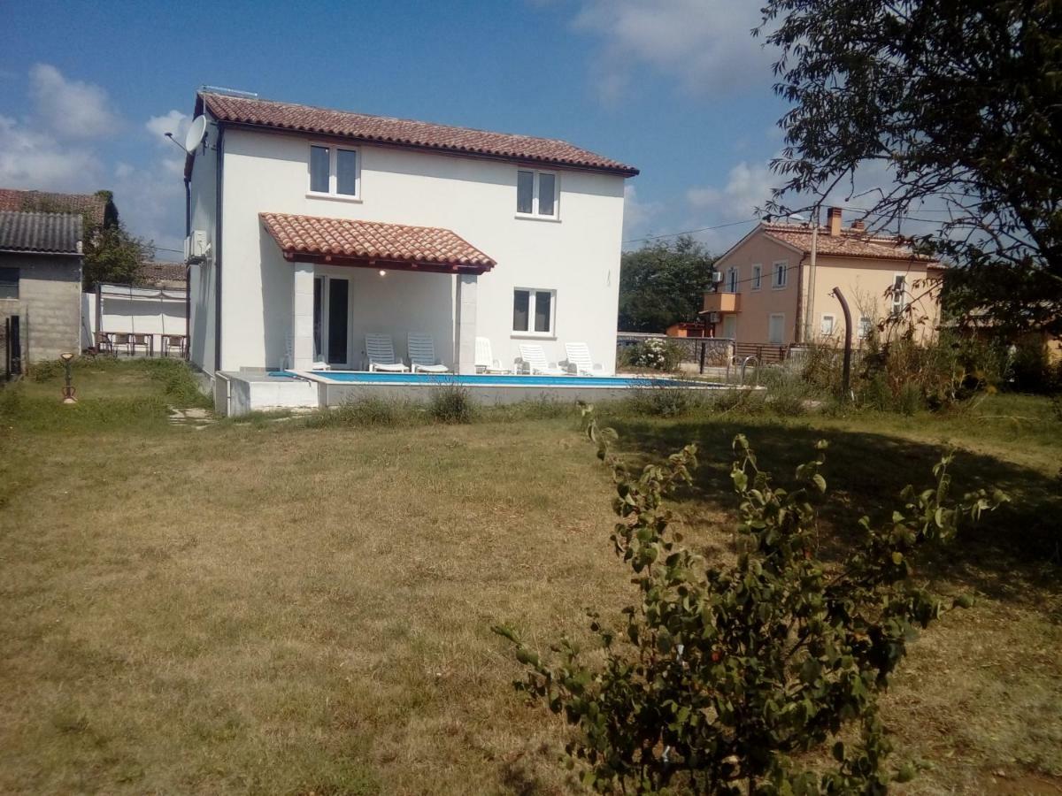 Pool House - Medulin Riviera Apartment Bagian luar foto